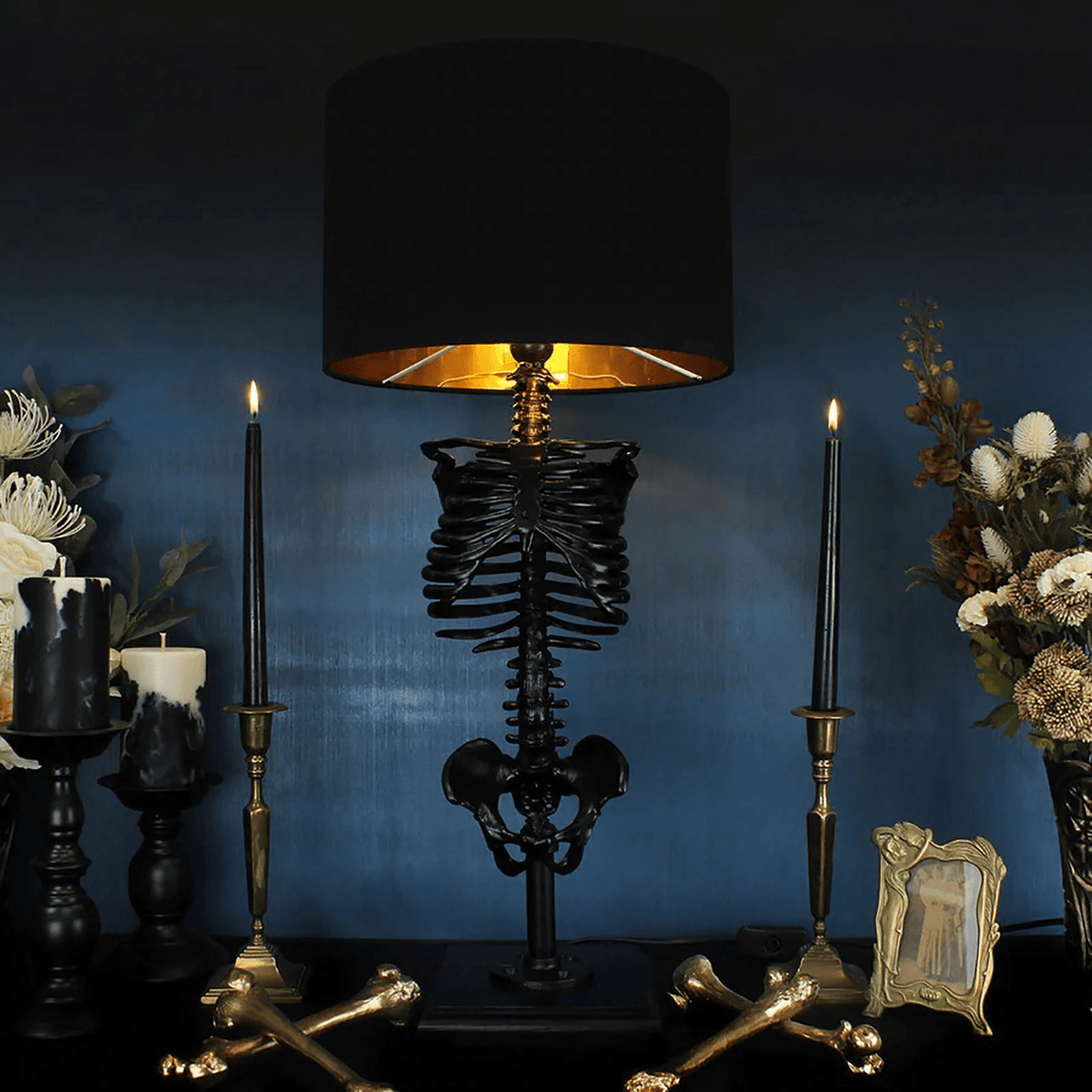 Opvallende gotische accentlamp – Skelevan