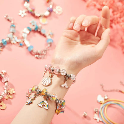 DIY-armband knutselset voor kinderen met kralen, bedels en cadeaudoos