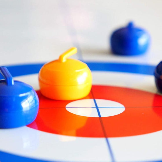 Mini-tafelcurlingspel voor thuis met glijstenen en magneetstangen