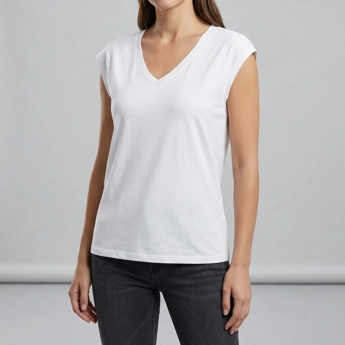 Losvallend T-shirt met V-hals - Nadine