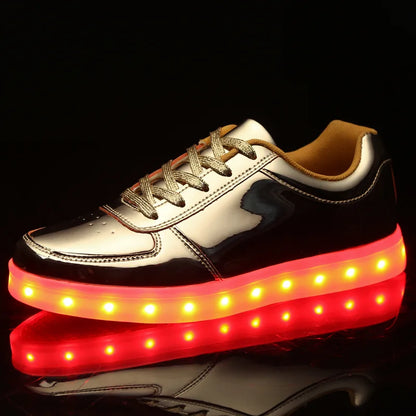 LED-sneakers voor kinderen met kleurveranderend lichteffect tijdens het lopen