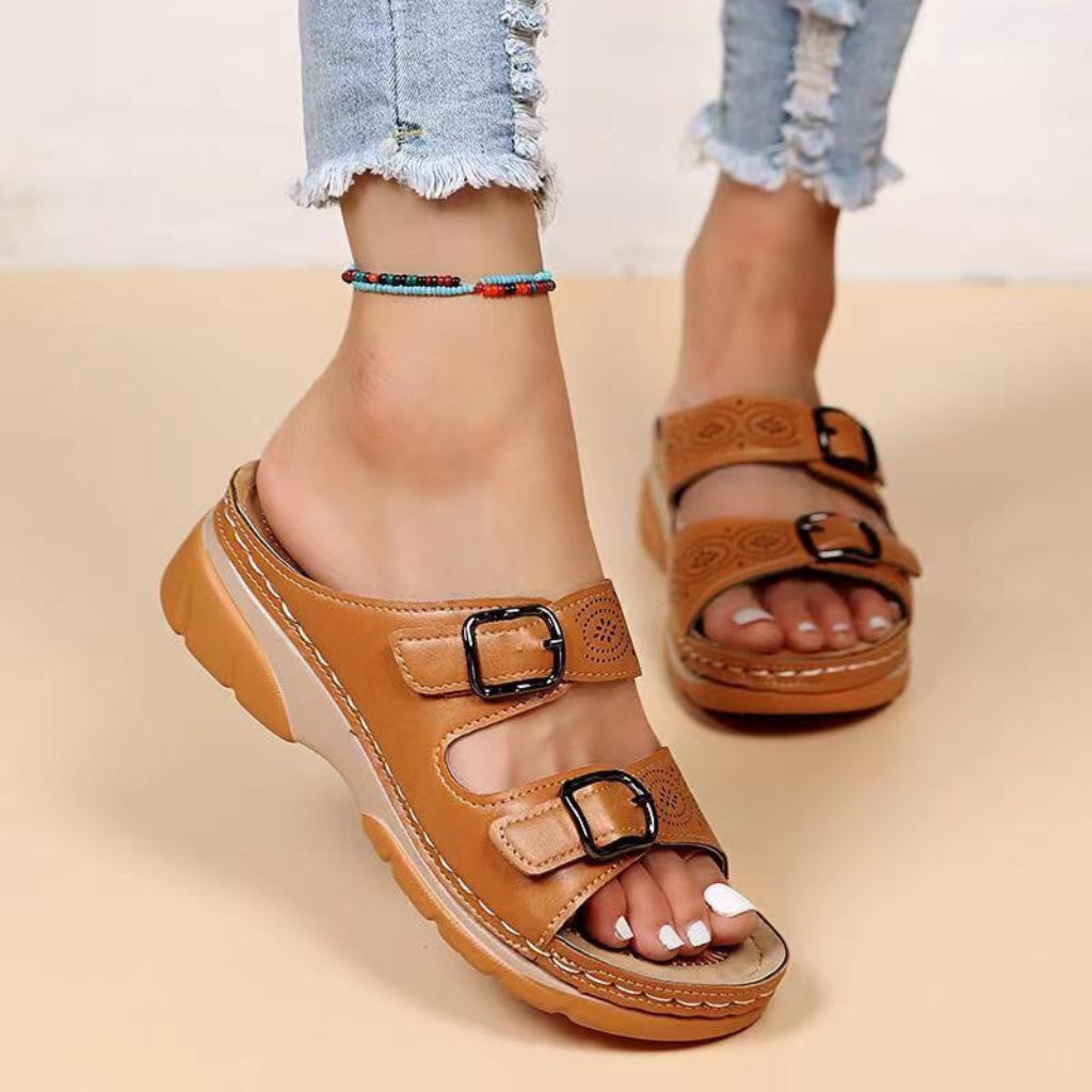 Sandalen in grote maten, modieuze sleehakken, casual
