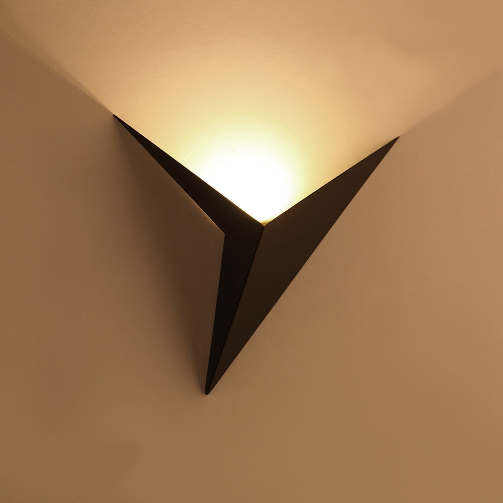 Moderne Driehoekige Wandlamp - TrigoLux