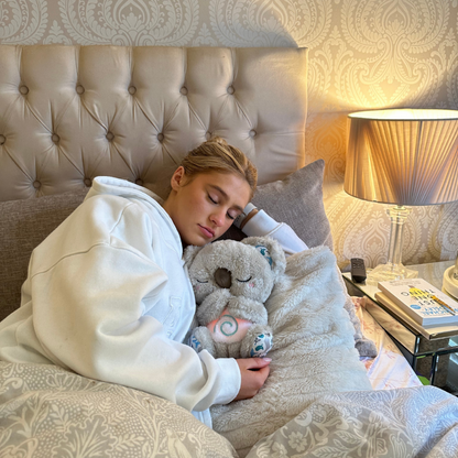 Rustgevend pluche knuffeldier met ademritme en slaapgeluid – Snoozie