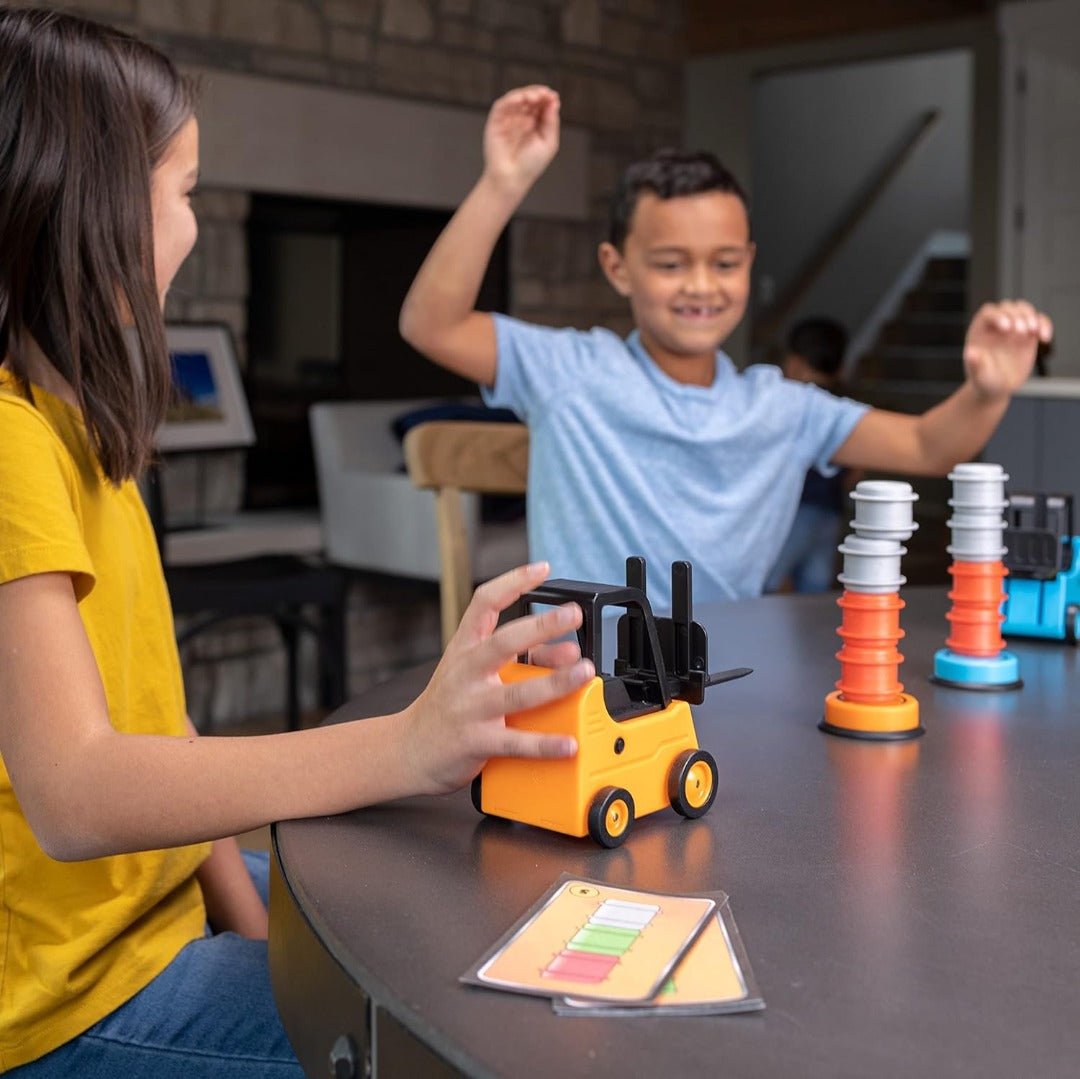 Stapelspel met heftruck – educatief spel voor het bevorderen van behendigheid en concentratie